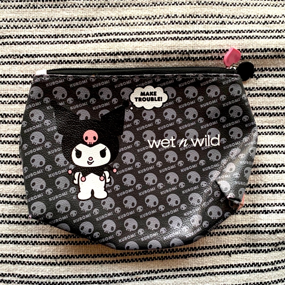 PINK MY MELODY AND BLACK KUROMI WET AND WILD MAKEUP BAG!💗
